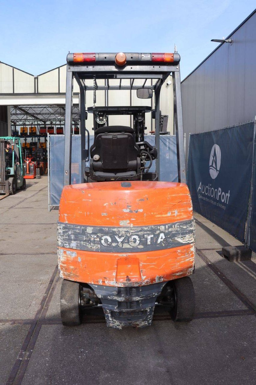 Toyota 7FBMF30 Elektrogabelstapler 3000 kg 5,5 m 2009