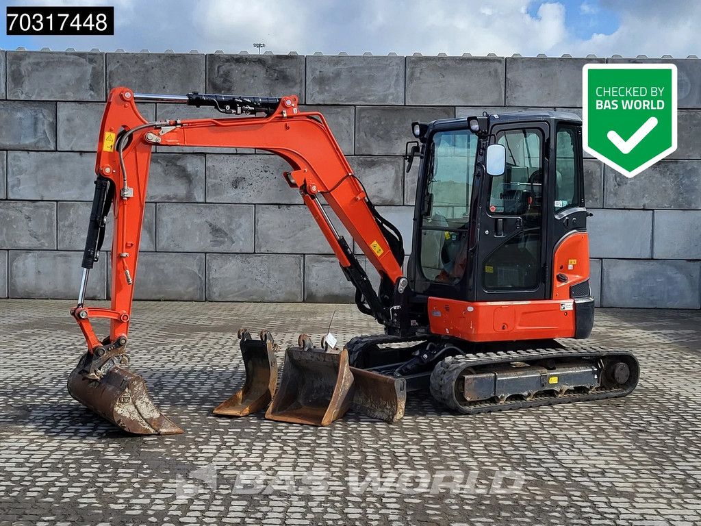 Kubota U36-4 3 Buckets