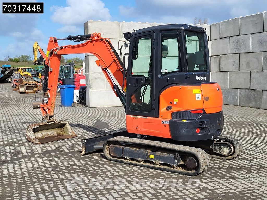 Kubota U36-4 3 Buckets