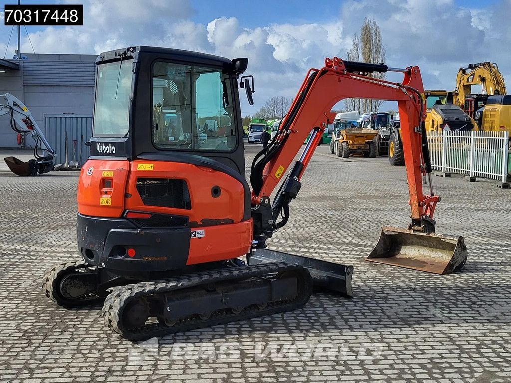 Kubota U36-4 3 Buckets