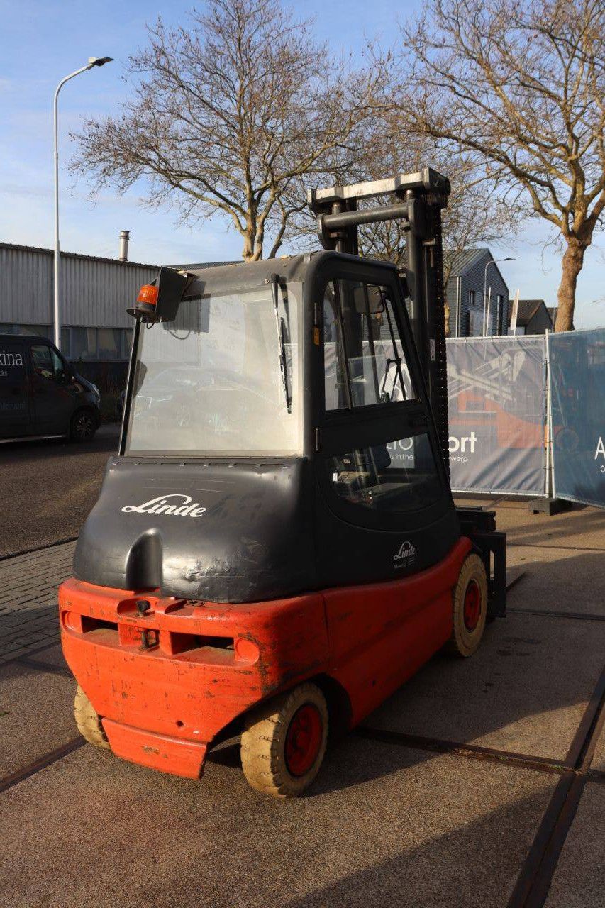 Linde E30-02 Elektrogabelstapler 3000 kg 2001