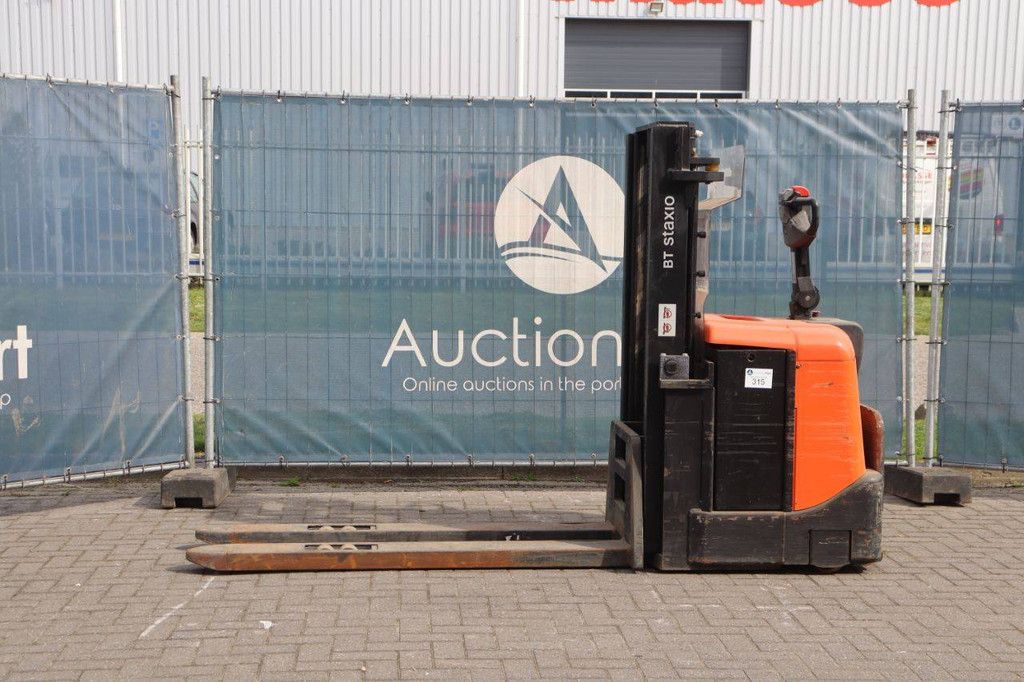 Stacker BT SPE160 Electric 1600kg 4.4m 2012