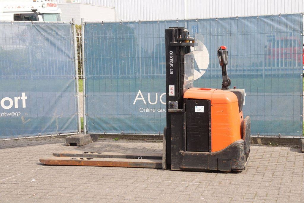 Stacker BT SPE160 Electric 1600kg 4.4m 2012
