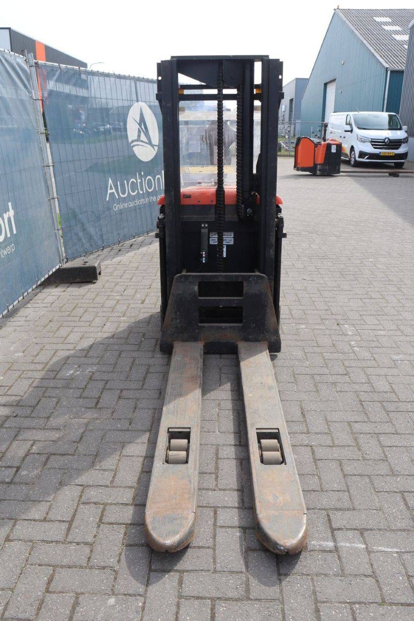 Stacker BT SPE160 Electric 1600kg 4.4m 2012