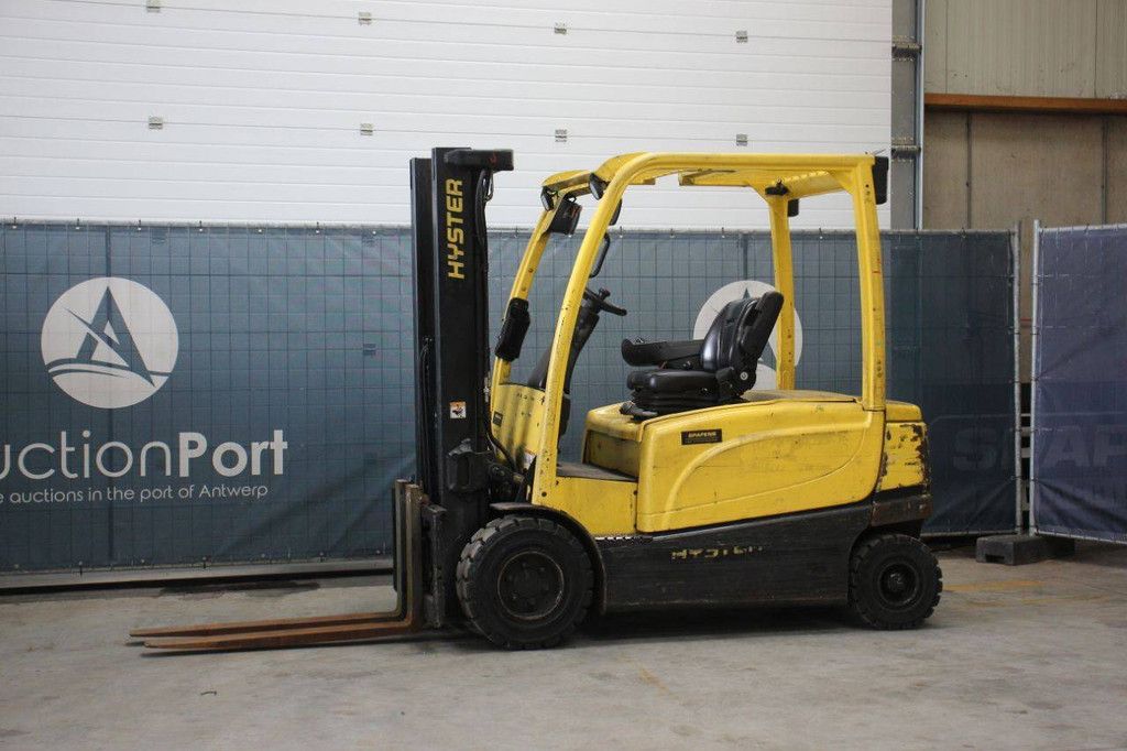 Hyster J3.0XN Electric Forklift 2250kg 3.21m 2018