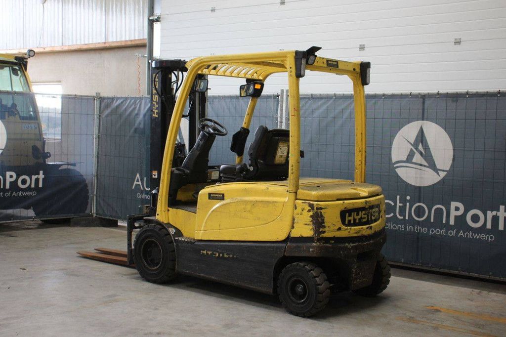 Hyster J3.0XN Electric Forklift 2250kg 3.21m 2018