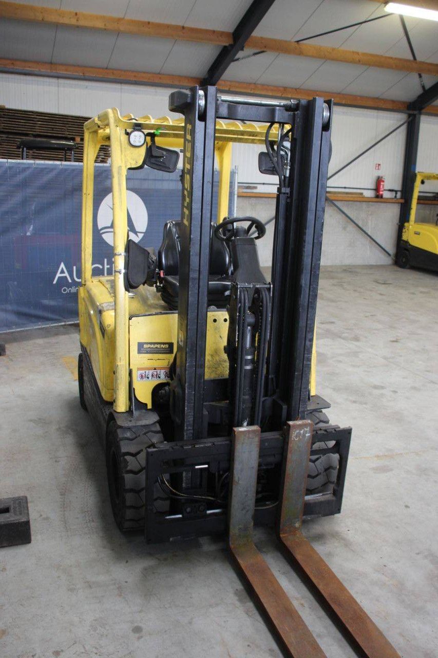 Hyster J3.0XN Electric Forklift 2250kg 3.21m 2018