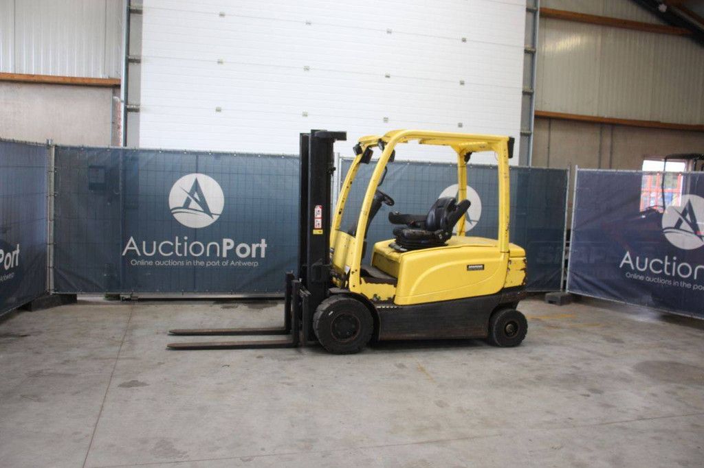 Hyster J3.0XN Elektrogabelstapler, 2210 kg, 3,21 m, Baujahr 2016