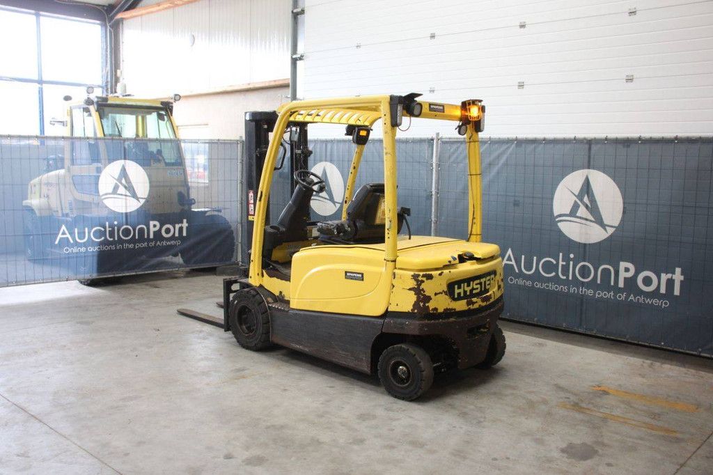 Hyster J3.0XN Elektrogabelstapler, 2210 kg, 3,21 m, Baujahr 2016