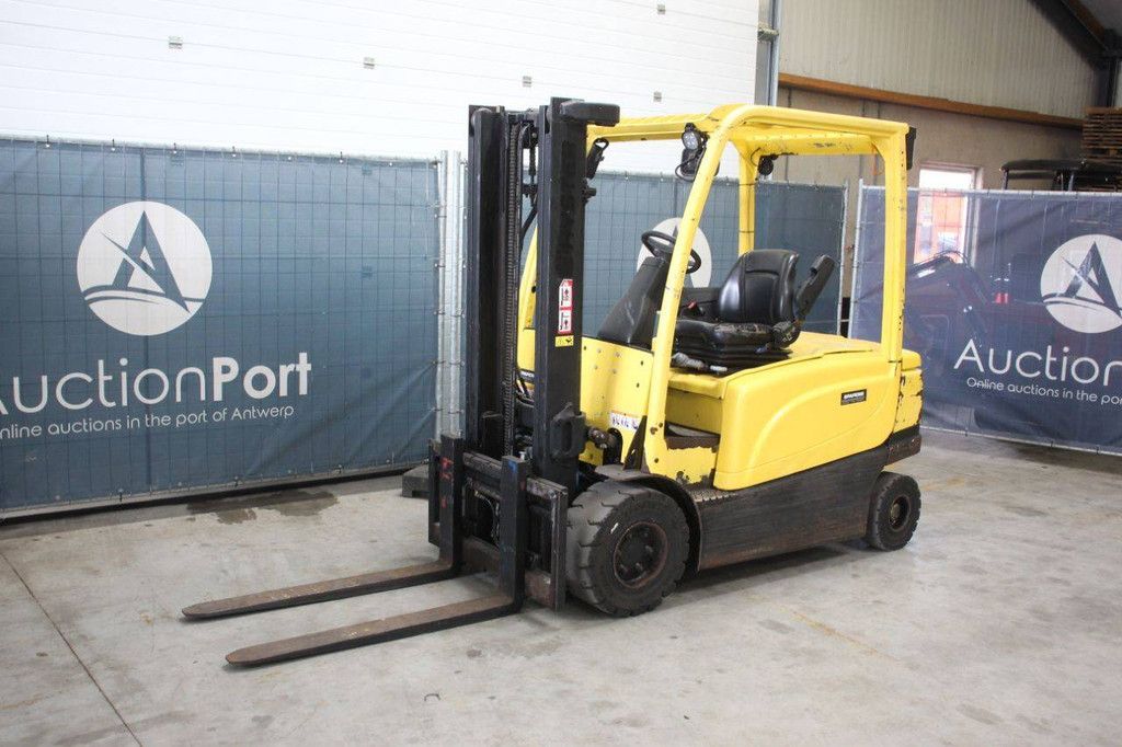 Hyster J3.0XN Elektrogabelstapler, 2210 kg, 3,21 m, Baujahr 2016