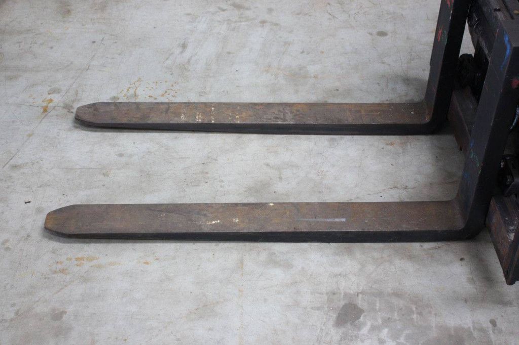 Hyster J3.0XN Elektrogabelstapler, 2210 kg, 3,21 m, Baujahr 2016