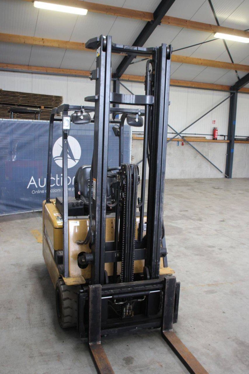 Caterpillar EP20KT Electric Forklift 2000kg 4.03m 2005