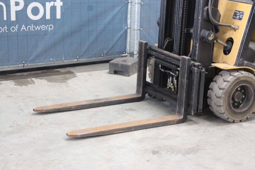 Caterpillar EP20KT Electric Forklift 2000kg 4.03m 2005