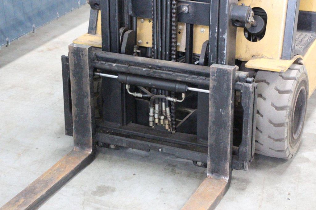 Caterpillar EP20KT Electric Forklift 2000kg 4.03m 2005