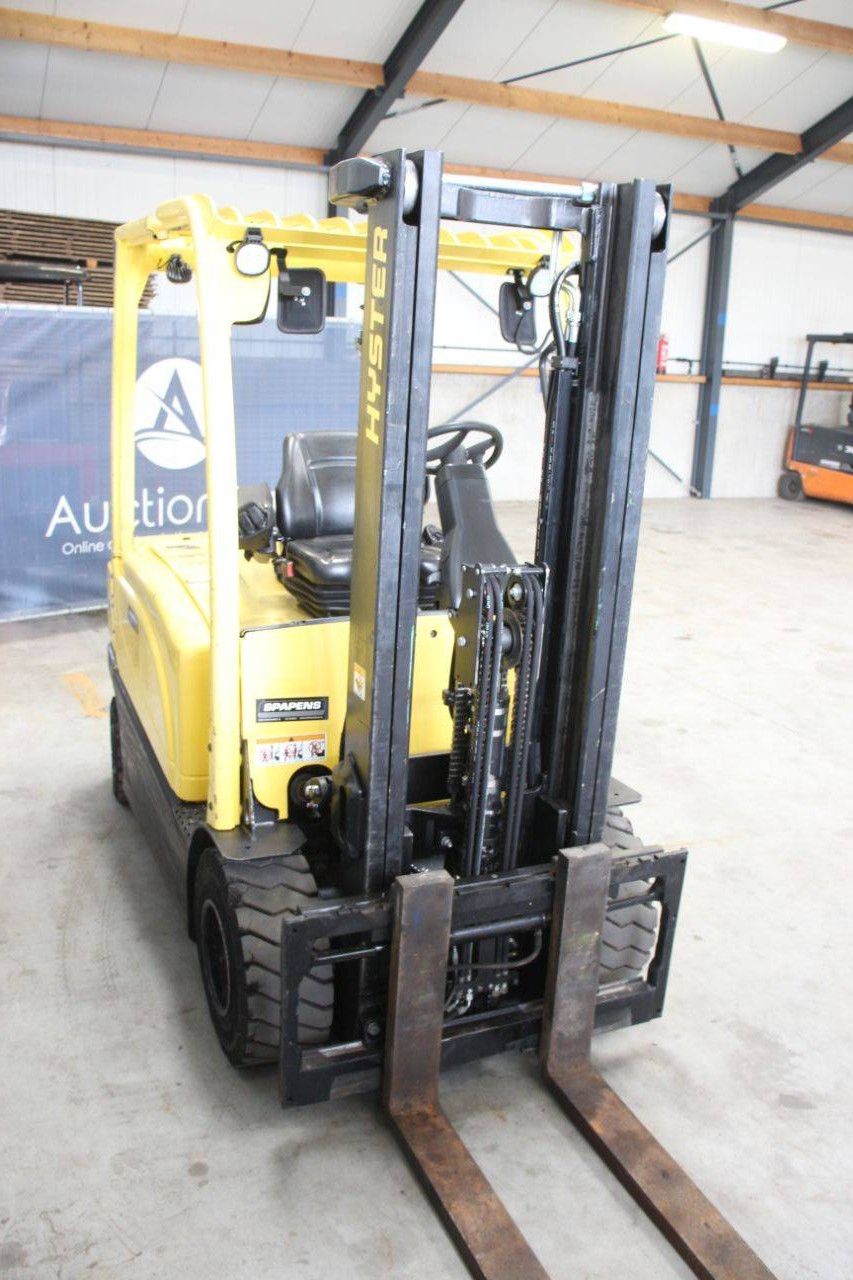 Hyster J3.0XN Elektrogabelstapler, 2250 kg, 3,21 m, Baujahr 2018