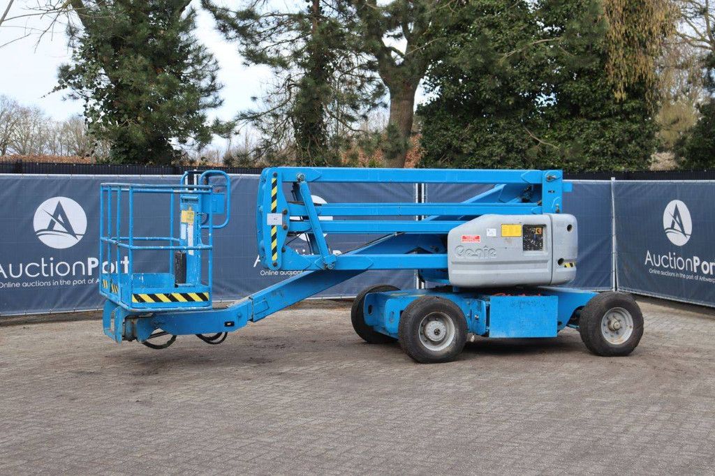 Genie Z45/25 DC Articulated Boom Lift Electric + Diesel 15.94m 2000