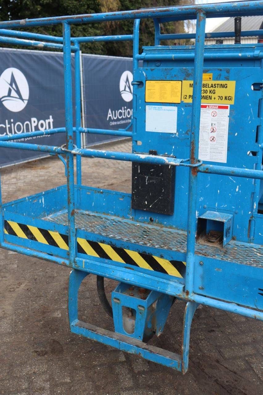 Genie Z45/25 DC Articulated Boom Lift Electric + Diesel 15.94m 2000