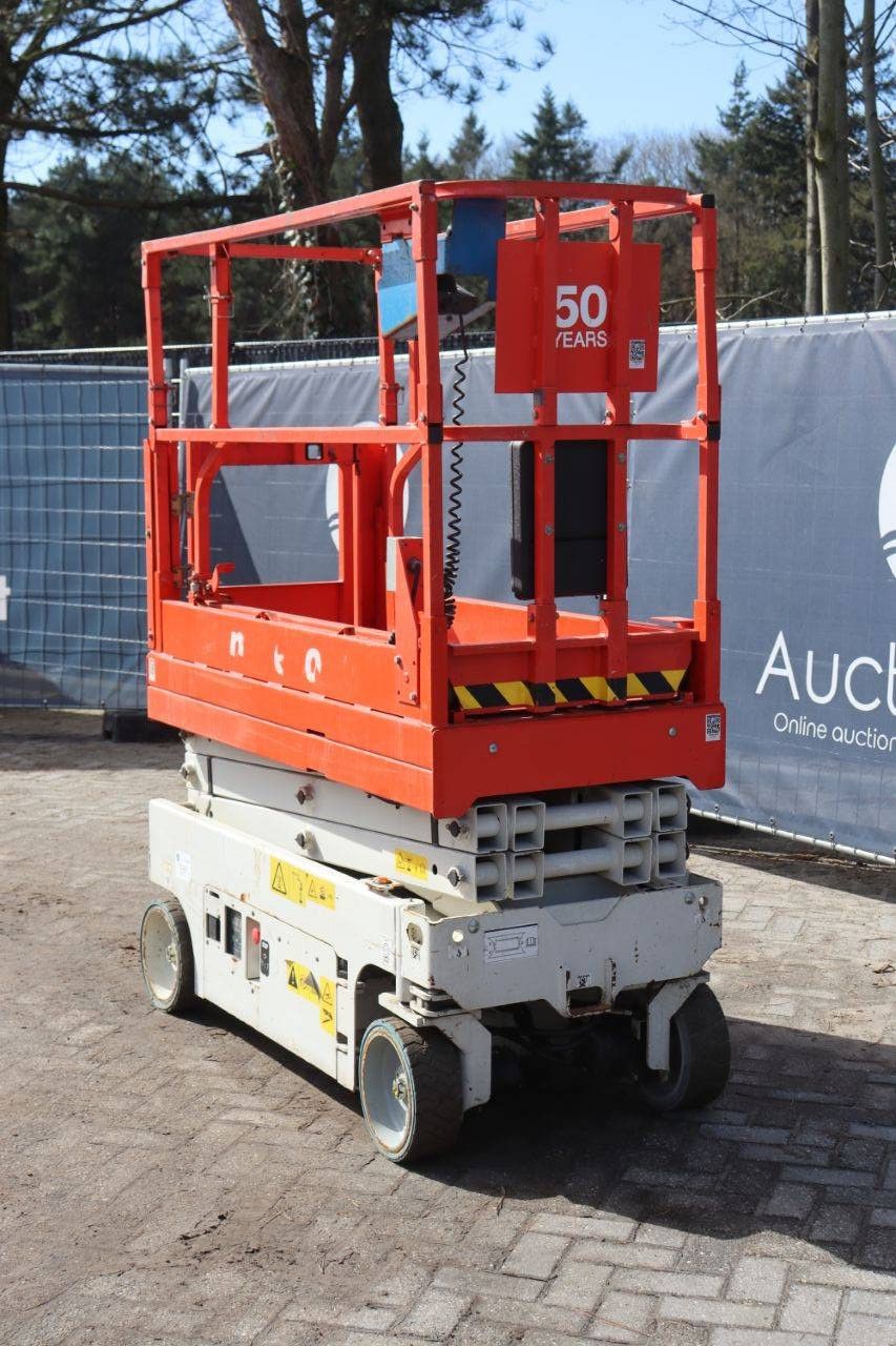 Genie Electric Scissor Lift