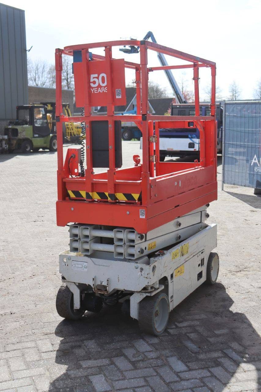 Genie Electric Scissor Lift