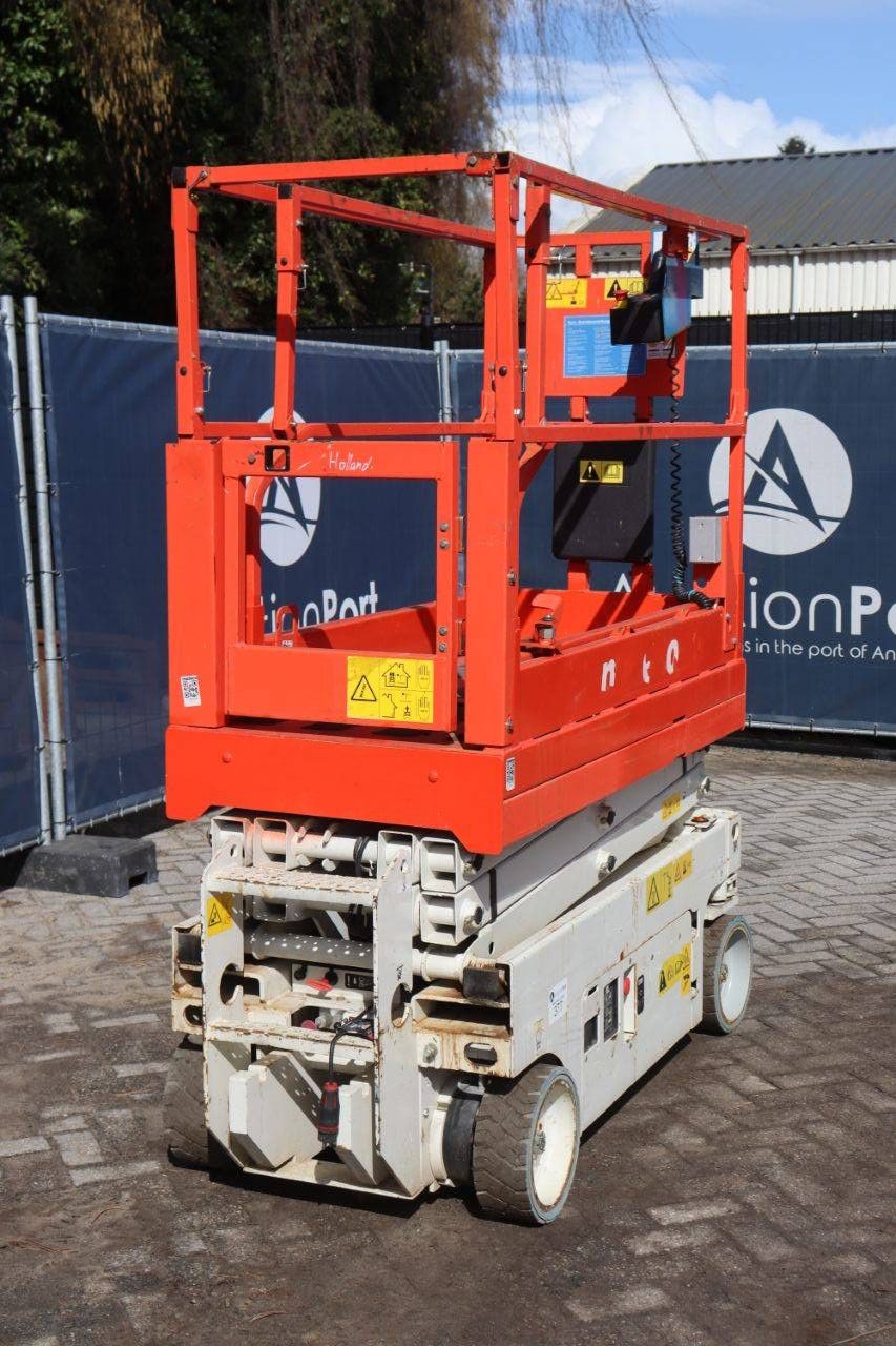 Genie Electric Scissor Lift