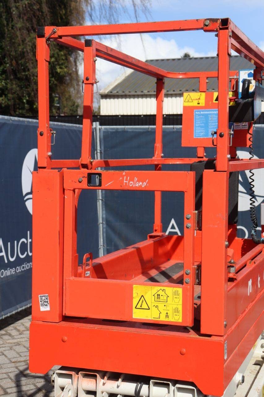 Genie Electric Scissor Lift