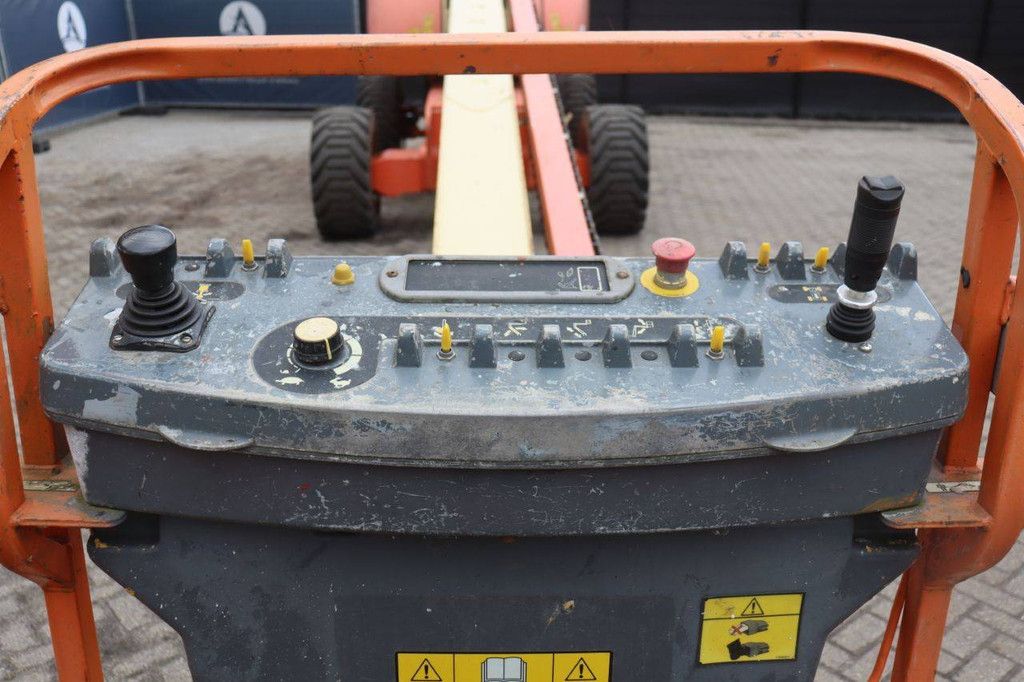 Telescopic boom lift JLG 680S Diesel 22.73m 2008