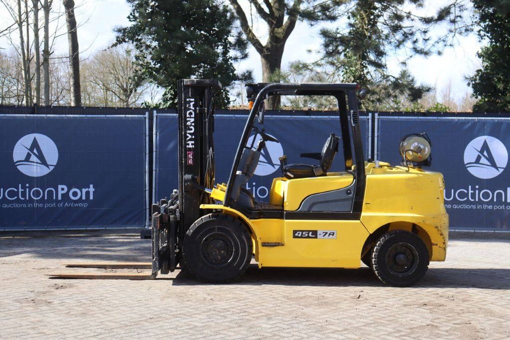 Heftruck Hyundai 45L-7A LPG 3550kg 4.4m 2013