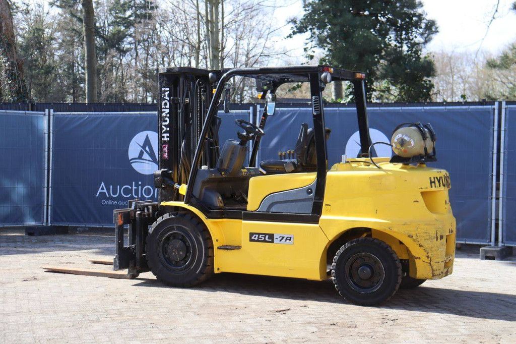 Heftruck Hyundai 45L-7A LPG 3550kg 4.4m 2013