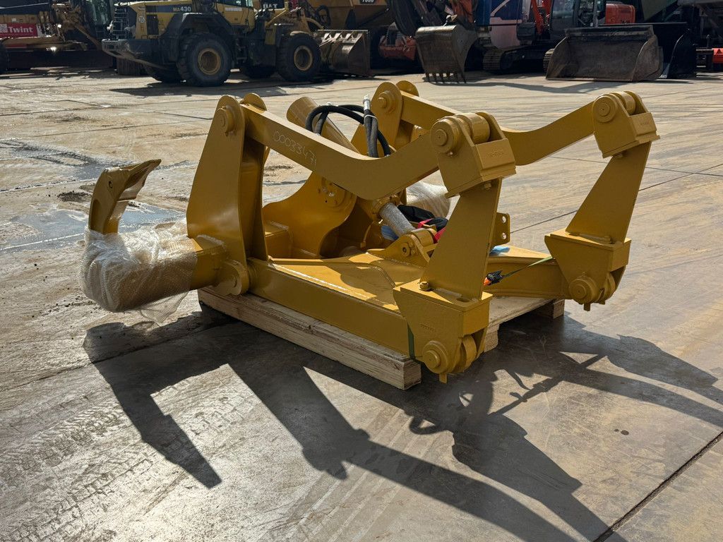 Caterpillar D6 New Gen Ripper with 1 Cylinder