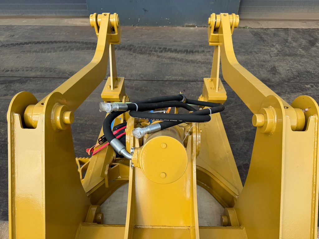 Caterpillar D6 New Gen Ripper with 1 Cylinder