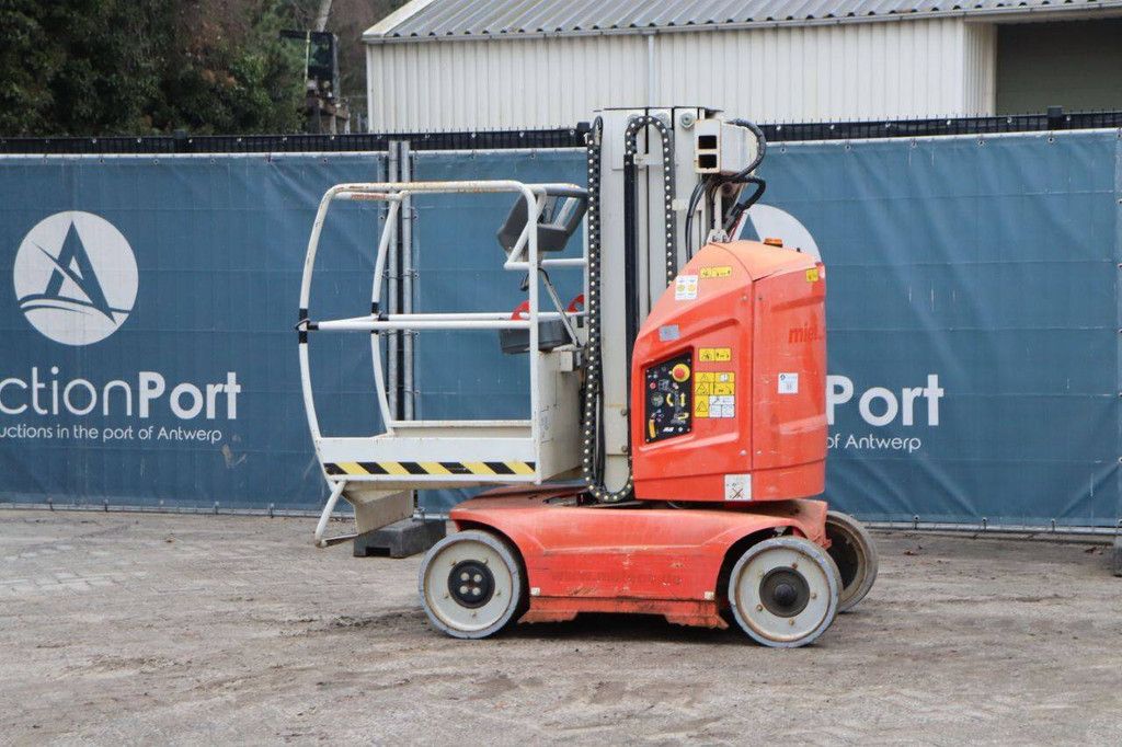 JLG TOUCAN 8E Electric Mast Lift 8.2m 2012