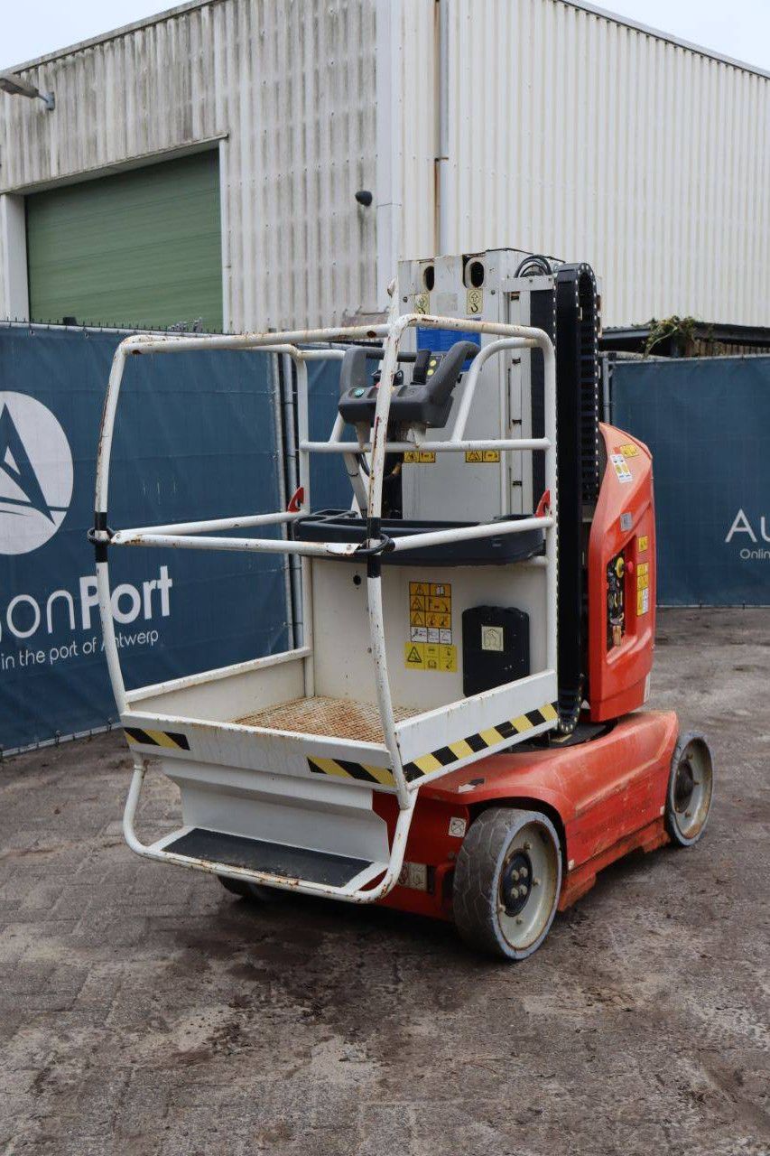 JLG TOUCAN 8E Electric Mast Lift 8.2m 2012