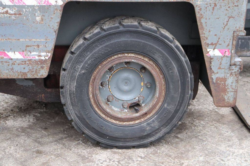 Seitenlader Baumann DX40 12 51TR Diesel 4000kg 5.1m 2000