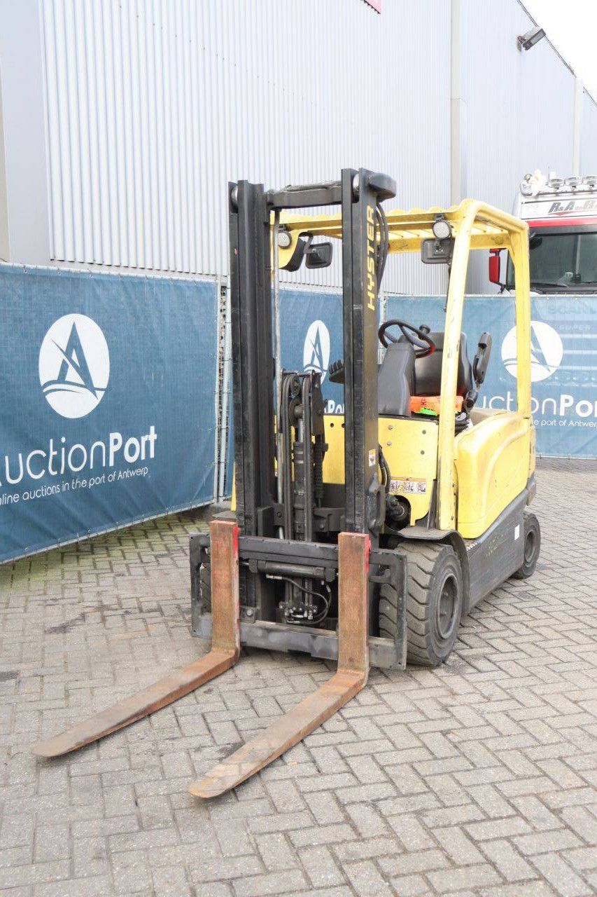 Hyster J3.0XN Electric Forklift 2250kg 3.21m 2017