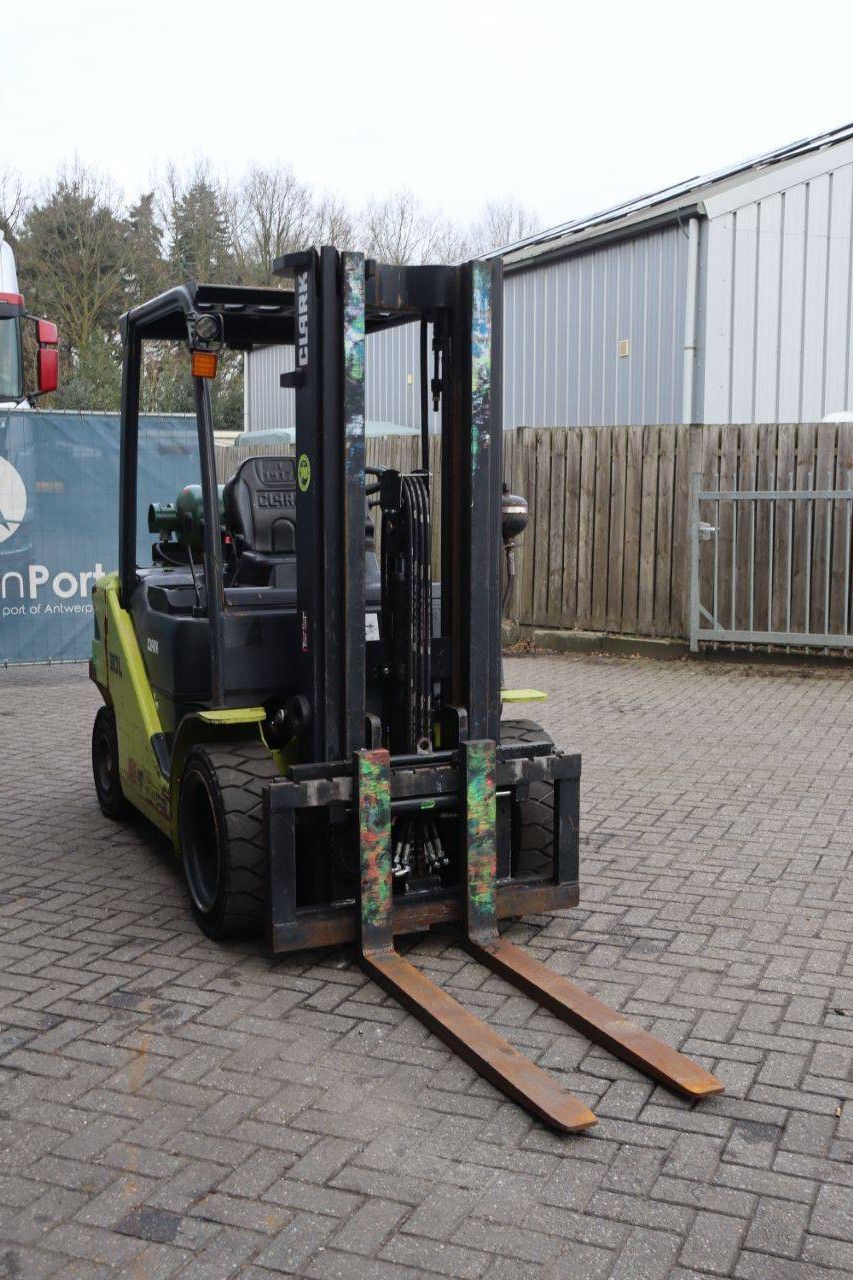 Gabelstapler Clark S30L LPG 3000kg 4,8m 2019