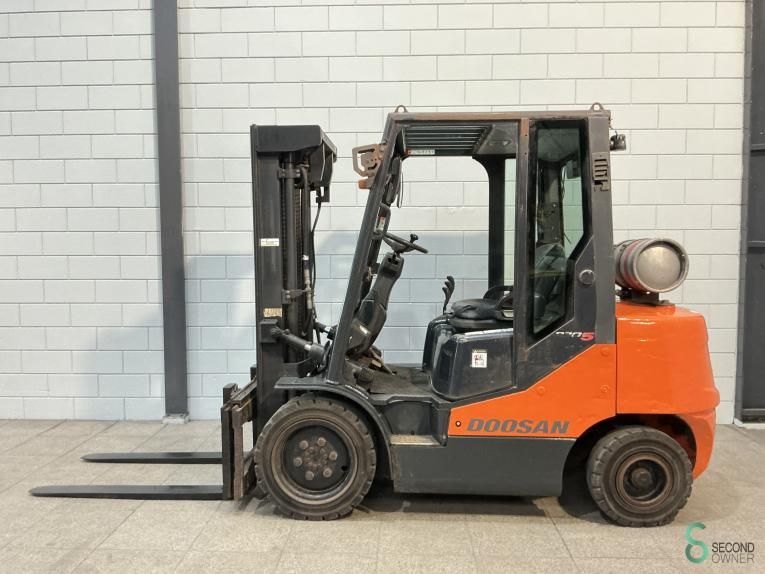 Heftrucks LPG Doosan G35C-5 2014