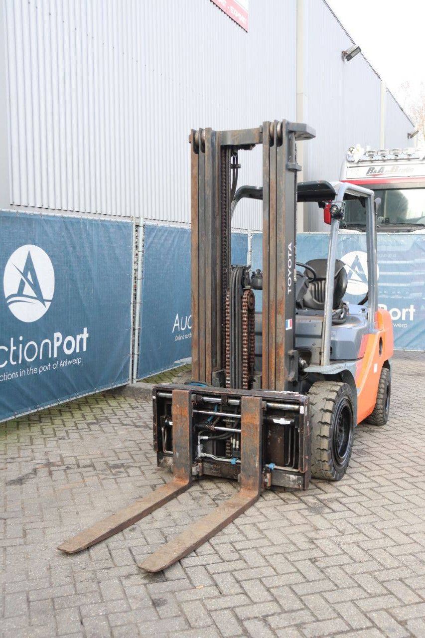Forklift Toyota 02-8FGF30 Diesel 1960kg 4.7m 2016