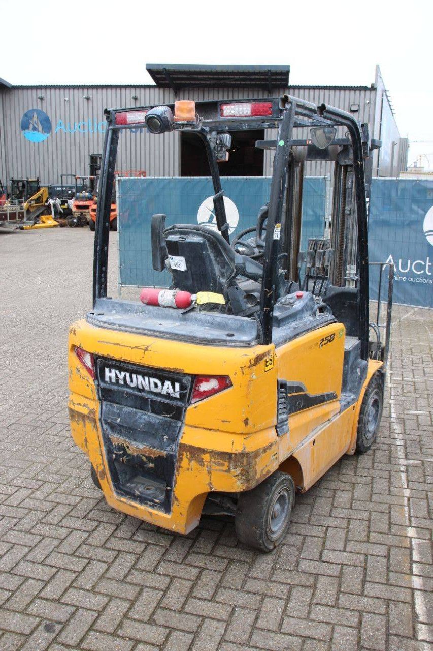 Hyundai 25B-9 Electric Forklift 2150kg