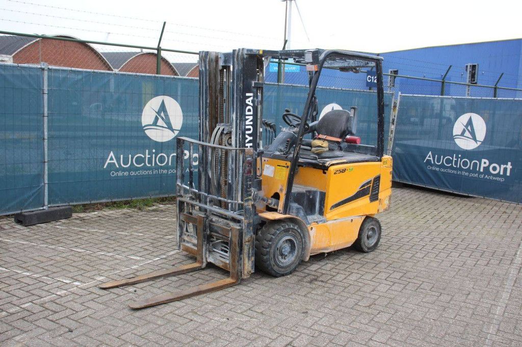Hyundai 25B-9 Electric Forklift 2150kg