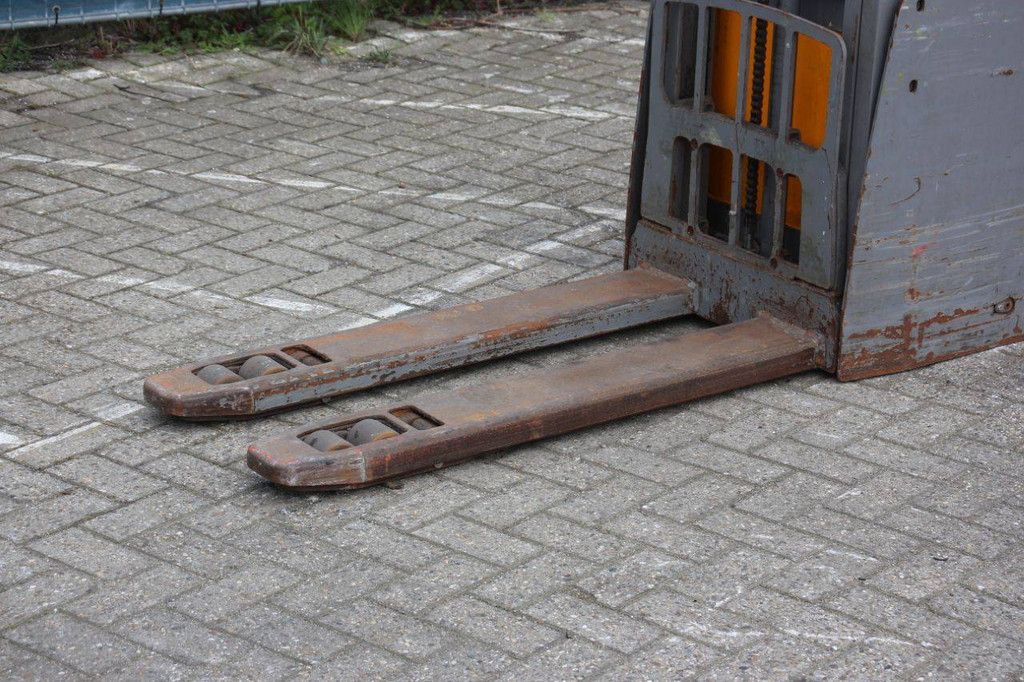 Stacker Jungheinrich Electric 1000kg 2560mm