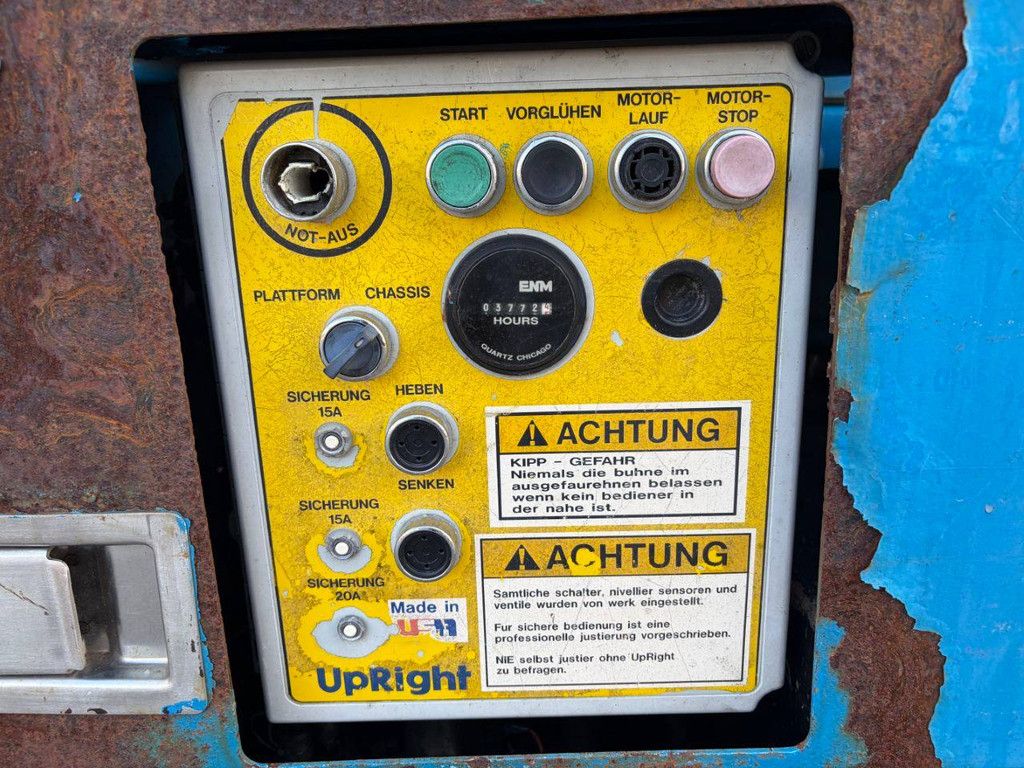 Scherenarbeitsbühne, aufrecht, 66919-001, Diesel, 14,1 m, 2000