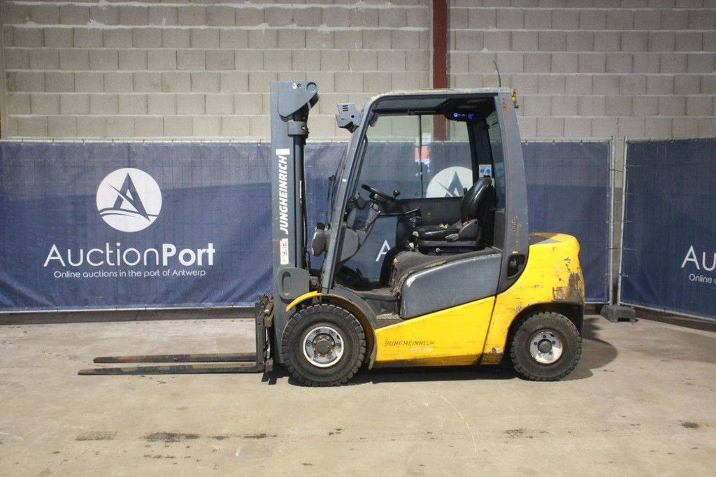 Gabelstapler Jungheinrich DFG 425 330ZT Diesel 2500 kg 3,3 m