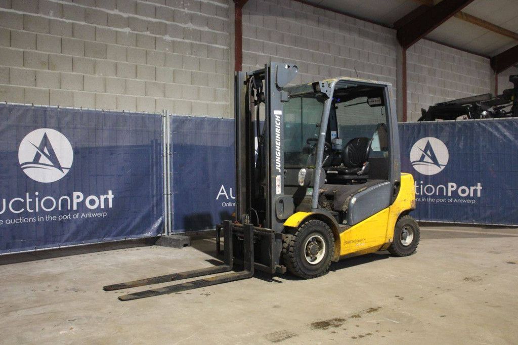 Gabelstapler Jungheinrich DFG 425 330ZT Diesel 2500 kg 3,3 m