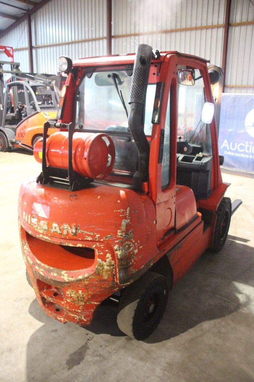 Heftruck Nissan UG1D2A32LQ LPG 3200kg 3.3m 2008
