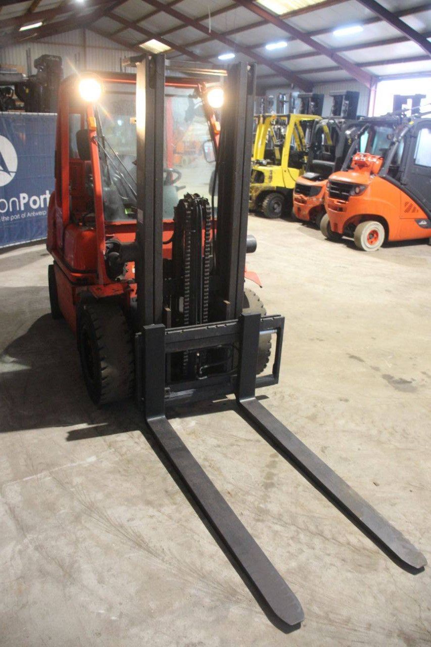 Heftruck Nissan UG1D2A32LQ LPG 3200kg 3.3m 2008