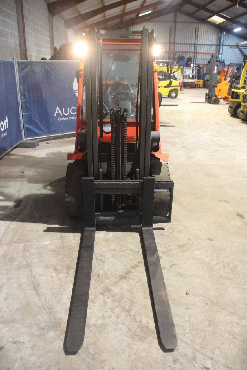 Heftruck Nissan UG1D2A32LQ LPG 3200kg 3.3m 2008