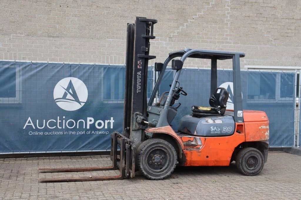 Gabelstapler Toyota 02-7FDF30 Diesel 3000kg 4.0m 2002