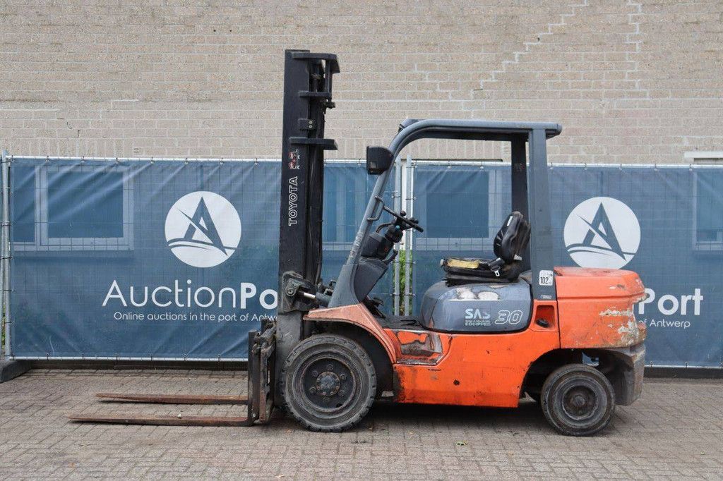 Gabelstapler Toyota 02-7FDF30 Diesel 3000kg 4.0m 2002