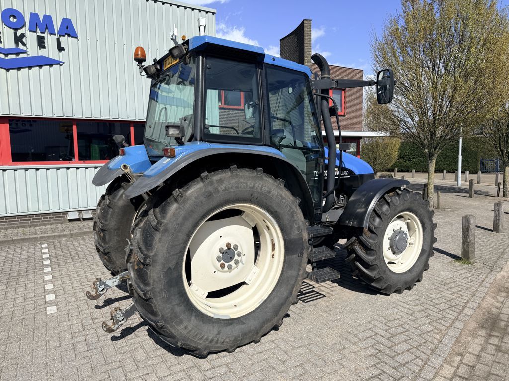 New Holland TS100 4WD
