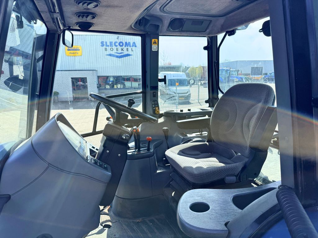 New Holland TS100 4WD